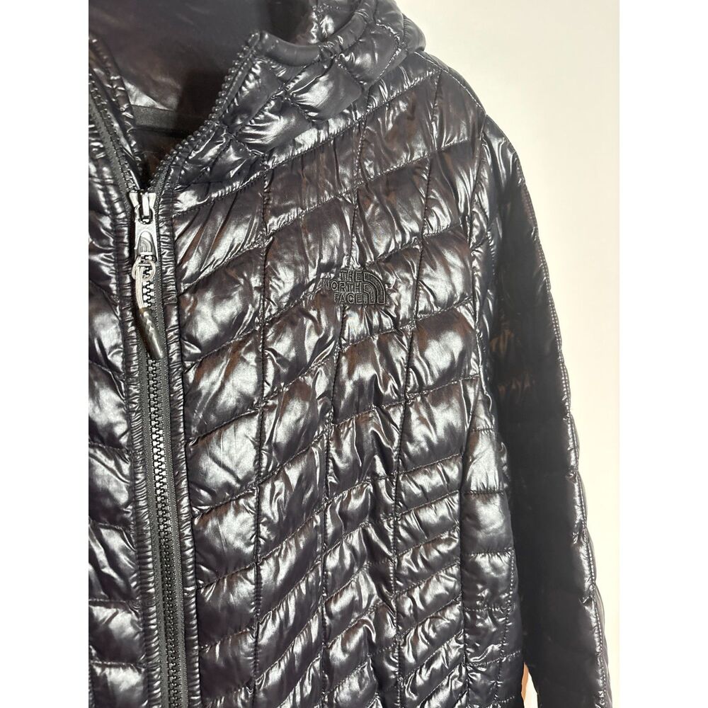 The North Face Women's Thermoball Hooded Parka in TNF Black - Picture 5 of 5